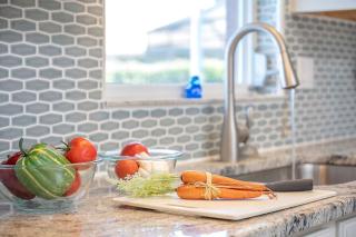 Fun in the Sun - Beautiful Waterfront Vacation Ho - 1