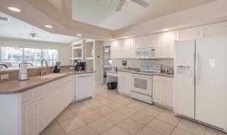 Flip & Flops - Amazing location with Boating Acces - 6