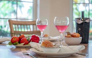 Flip & Flops - Amazing location with Boating Acces - 4