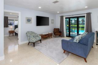 Hidden Gem-Walking Distance to Downtown Cape Coral - 3