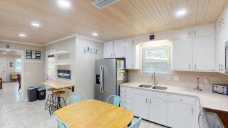 Beachy Sisters B - 4