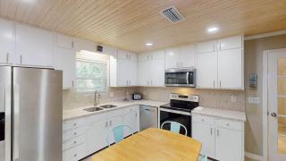 Beachy Sisters B - 3