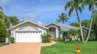 Hideaway 4 bedroom with den, 2 bathroom located on - 0