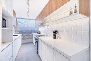 Skyline Home - 3D Wifi & City Views - 3