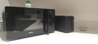 Bee City Cosy Stay - Near Train Stations and Shopping Centre with Paid Private Parking, 500Mbps Internet and Netflix - 6