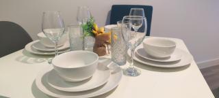 Bee City Cosy Stay - Near Train Stations and Shopping Centre with Paid Private Parking, 500Mbps Internet and Netflix - 4