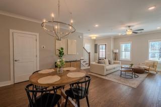 Chic 3B w King Suite near Marietta Sq Fenced Yard - 1