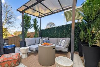 NEW Design, Hot Tub, Fire Pit Lounge & Close to DT - 8