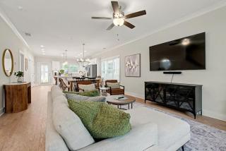 Stylish 3BR Near Marietta Sq, Fenced YardParking - 5