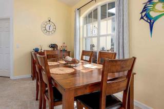 Kings Castle 3BR with Bikes & Boat Dock Access - 4