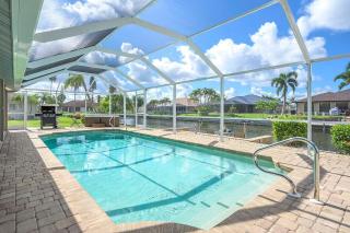 La Florida is a spacious 3bedroom home in SE Cape Coral with a serene freshwater canal view - 9
