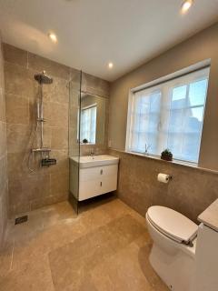 The Lodge 2bed retreat steps from Kennet & Avon Canal - 9