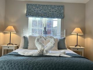 The Lodge - Elegant Peaceful Countryside Escape - 0