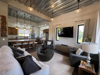 Emerald Blue Villa - Modern 2BR Villa with Rooftop Lounge Pool - 9