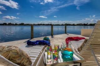 Lake View - amazing Lake view & outside wet bar - 0