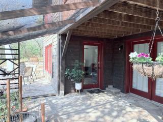 Creekside Country Estate - 9