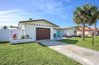 Lovers Key - Waterfront Stunner, Walk to Town! - 7