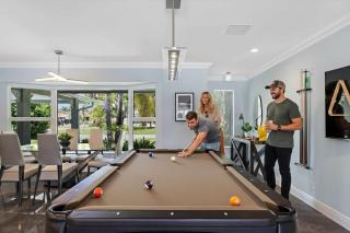 Waterfront Oasis Private Pool Pool Table - 8