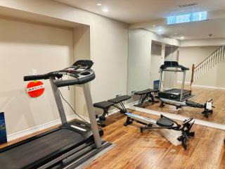 Luxury Private Home W Kitchen Bath Laundry Gym and Parking - 5