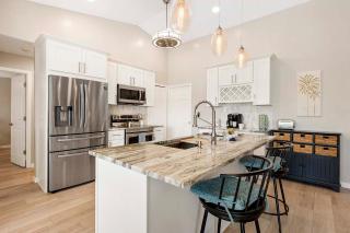 Manatee Cove- SW Villa Near Surfside - Vesteva - 5