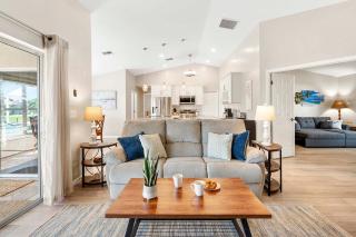 Manatee Cove- SW Villa Near Surfside - Vesteva - 4