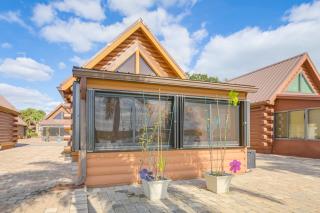 Unwind Poolside and Walk to Lake! Okeechobee Getaway - 6