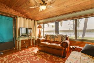 Unwind Poolside and Walk to Lake! Okeechobee Getaway - 5