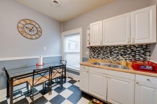 Walkable Racine Retreat! 1 Mi to Lake Michigan - 3