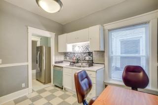 1 Mi to Lake Michigan! Urban Racine Apartment - 3