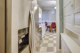 1 Mi to Lake Michigan! Urban Racine Apartment - 5