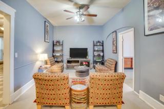 1 Mi to Lake Michigan! Urban Racine Apartment - 0