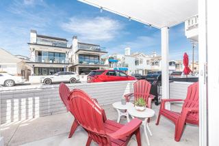 Modern 2Br W Oceanview Patio Half Block To 29Th St Beach By Beachview Rentals - 7