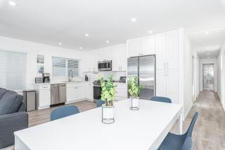 Modern 2Br W Oceanview Patio Half Block To 29Th St Beach By Beachview Rentals - 4