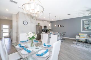 296IN TOWNHOUSE 4 BEDROOMS & 3 BATHROOMS + POOL - 4