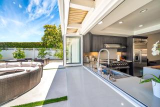 Luxury Entertainer's Home Infinity Pool & View! - 1