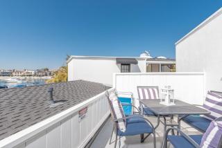 Updated 1Br Bayfront Cottage W Deck In Quiet Balboa Island By Beachview Rentals - 1