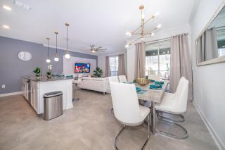 1122LG TOWNHOUSE 4 BEDROOMS & 3 BATHROOMS + POOL - 0