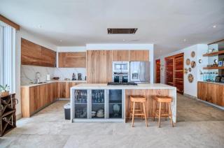 Exclusive Oceanfront Retreat with Resort Amenities - 6