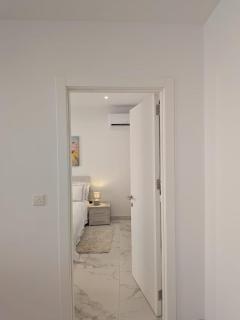 Marina's Edge Apartment Sea View - 7