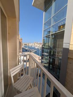 Marina's Edge Apartment Sea View - 3