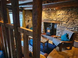 Cwmffrwd Farm's 16th Century Hayloft - 5