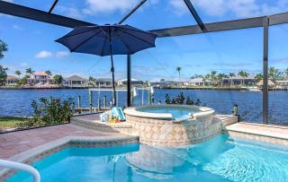 Palm Pointe - Waterfront Vacation Rental Cape Cora - 0