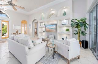 Palm Pointe - Waterfront Vacation Rental Cape Cora - 5