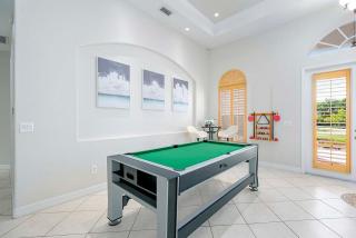 Palm Pointe - Waterfront Vacation Rental Cape Cora - 3