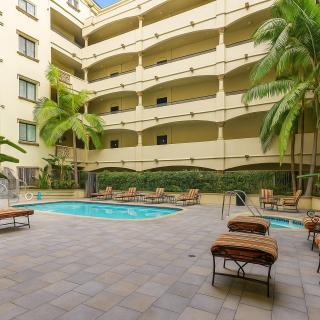 Modern 1BR in Koreatown- Pool, Sauna & Free Parking - 1