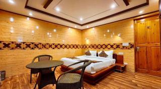 Birdsong Pahalgam 5BR Stay with Riverside - 9