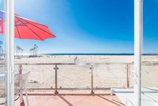 3Br Oceanfront W Panoramic Views In Prime Central Location By Beachview Rentals - 0