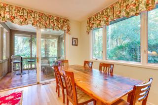 Golf and Tennis Paradise Lagoon-Front Kiawah Home - 4