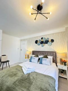 Hyde Park Cozy One Bed - 2