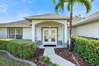 Peaceful Paradise - SW Vacation Villa near Cape Harbor - 3